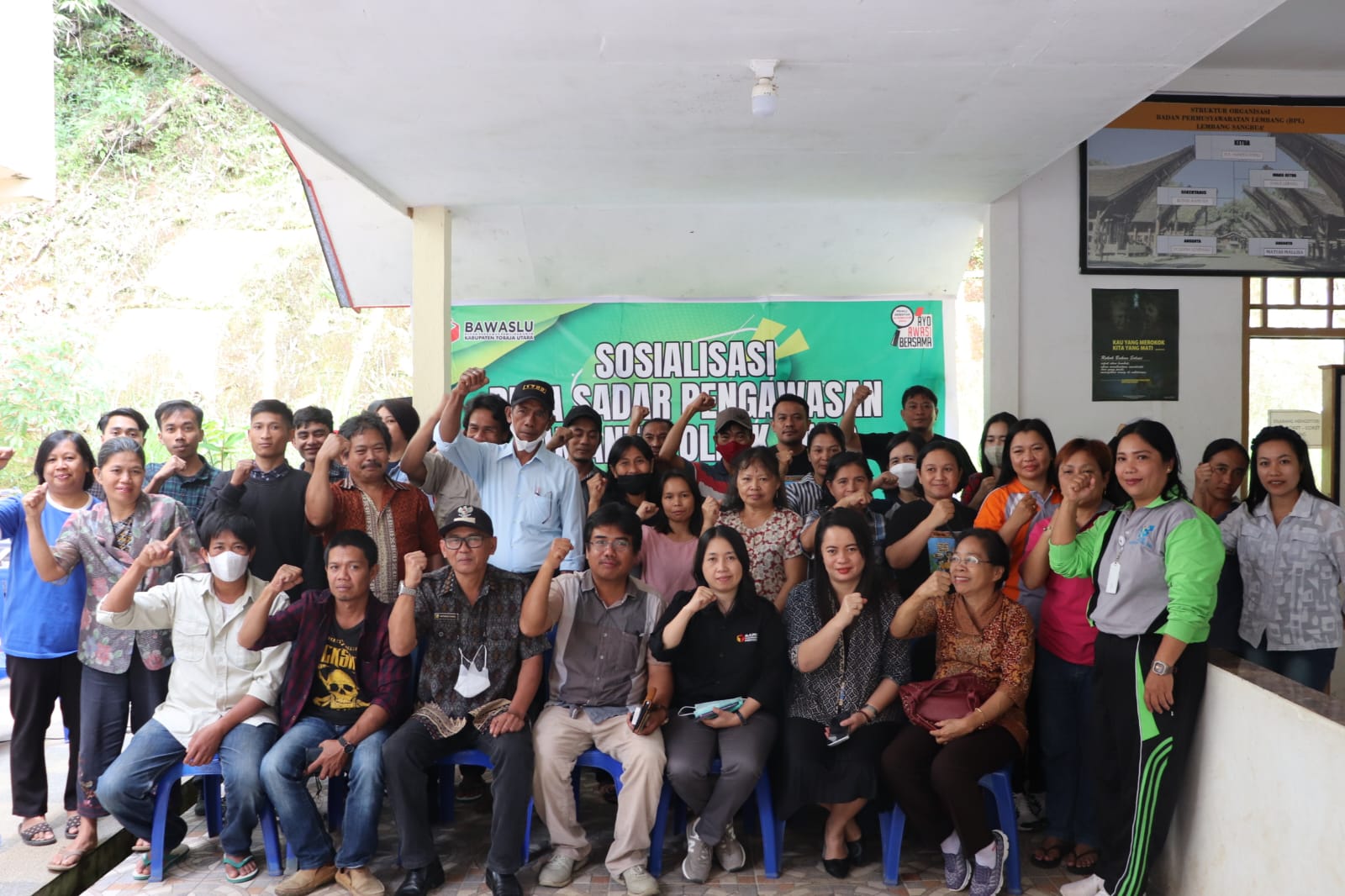 Kembangkan Desa Sadar Pengawasan Dan Anti Politik Uang, Bawaslu Torut Gelar Sosialisasi Di Lembang Sangbua'