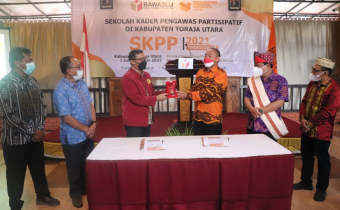 Dorong Pengawasan Partisipatif, Bawaslu Toraja Utara dan UKI Toraja Tandatangani Nota Kesepahaman